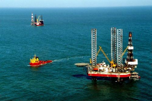 JH-200A振動時效設(shè)備消除石油鉆機井架的焊接殘余應(yīng)力